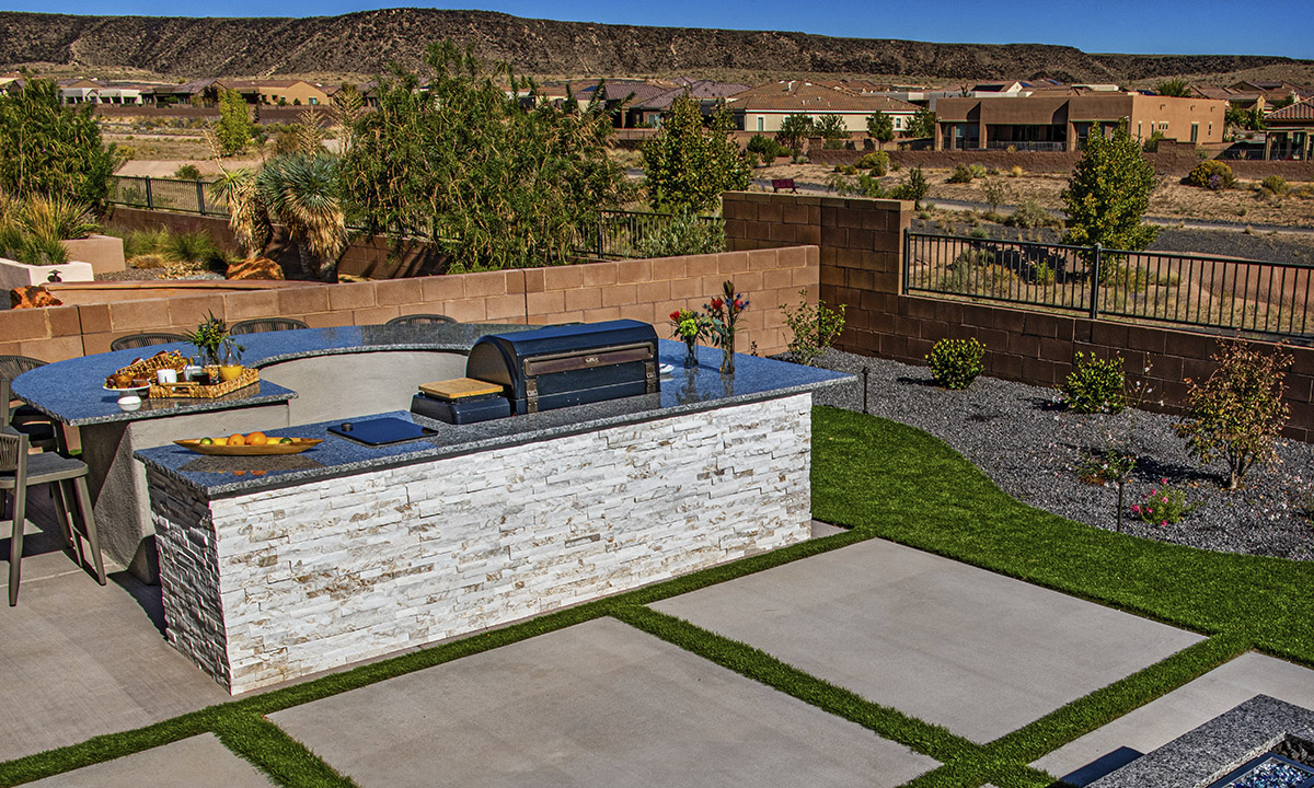 Outdoor Kitchen Granite Countertop Stone Veneer Concrete Slabs Firepit Artificial Turf