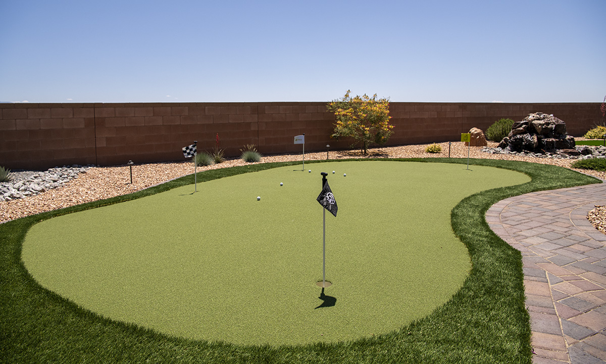 Backyard Putting Green Artificial Turf Dimesion 6 Bella Pavers